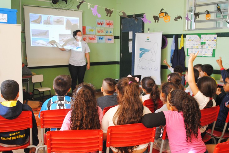 1100 estudantes participam de atividades de educação ambiental do Pinípedes do Sul